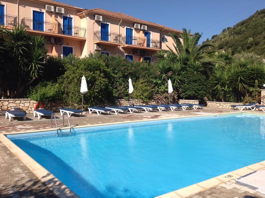 Hotel Nostos Frikes Екстер'єр фото