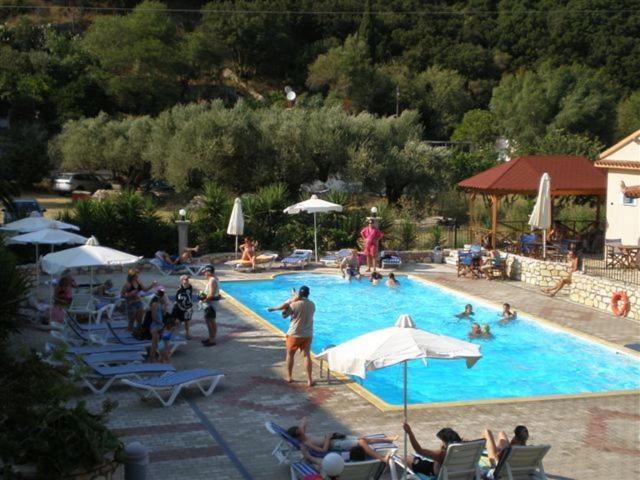Hotel Nostos Frikes Екстер'єр фото