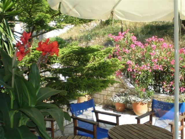 Hotel Nostos Frikes Екстер'єр фото