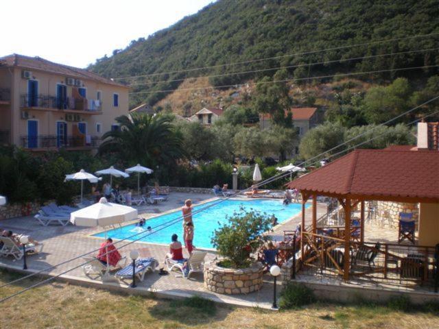 Hotel Nostos Frikes Екстер'єр фото