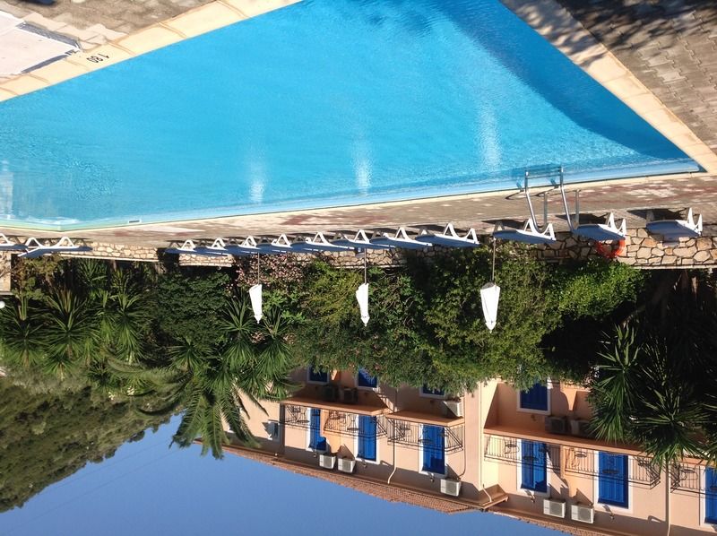 Hotel Nostos Frikes Екстер'єр фото
