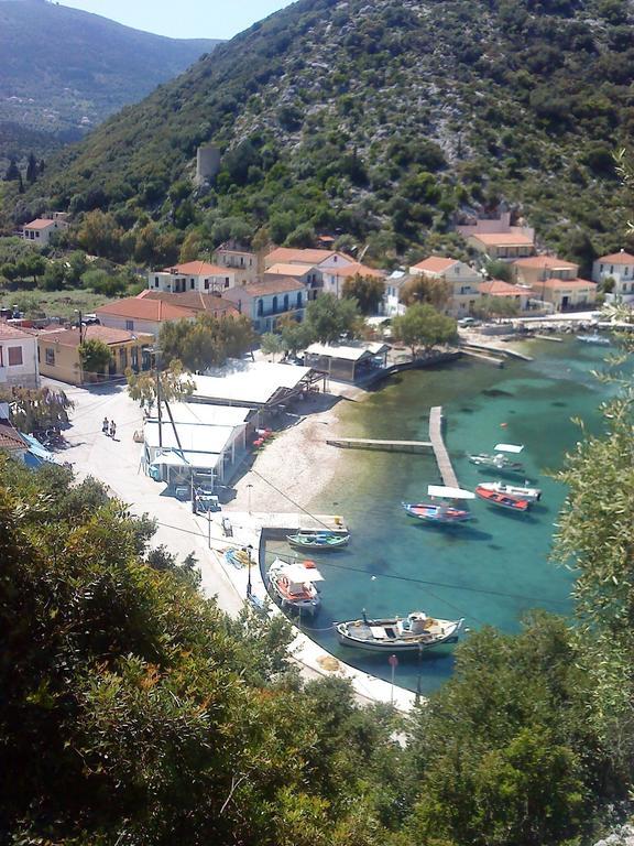Hotel Nostos Frikes Екстер'єр фото