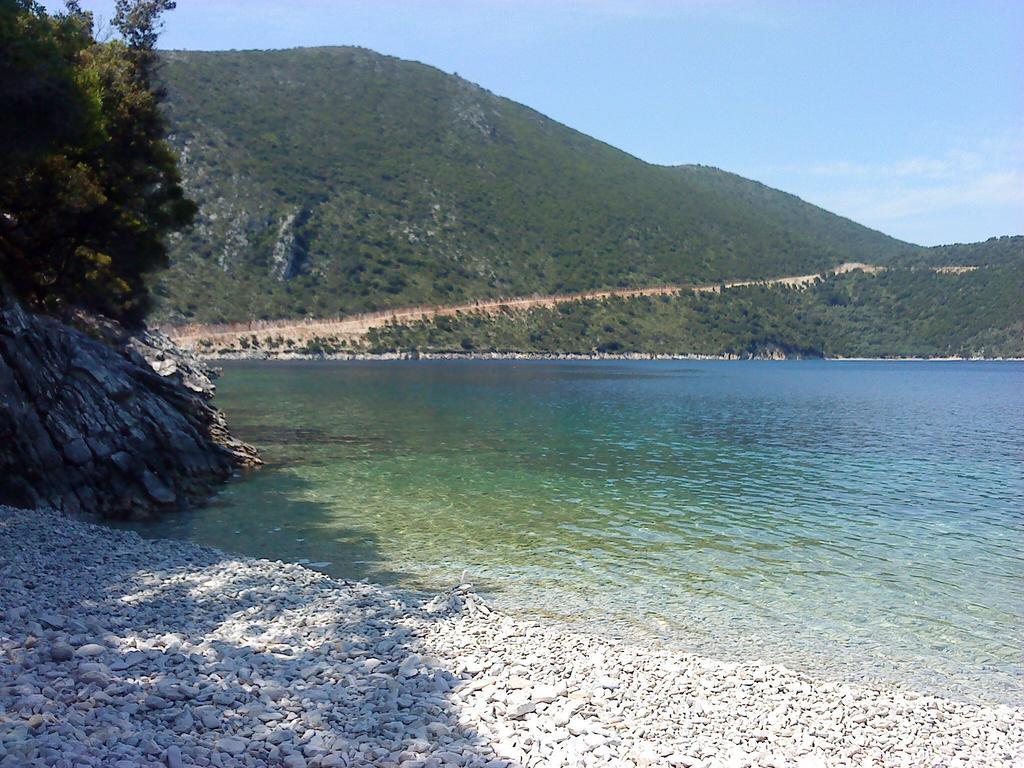 Hotel Nostos Frikes Екстер'єр фото