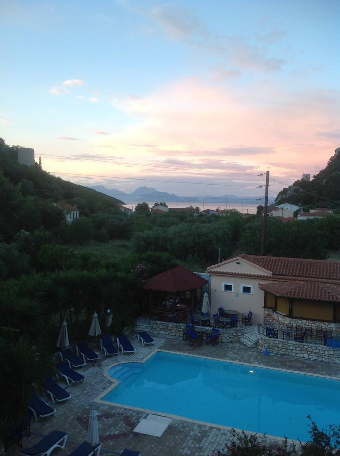 Hotel Nostos Frikes Екстер'єр фото