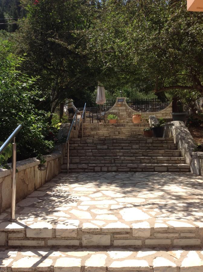 Hotel Nostos Frikes Екстер'єр фото